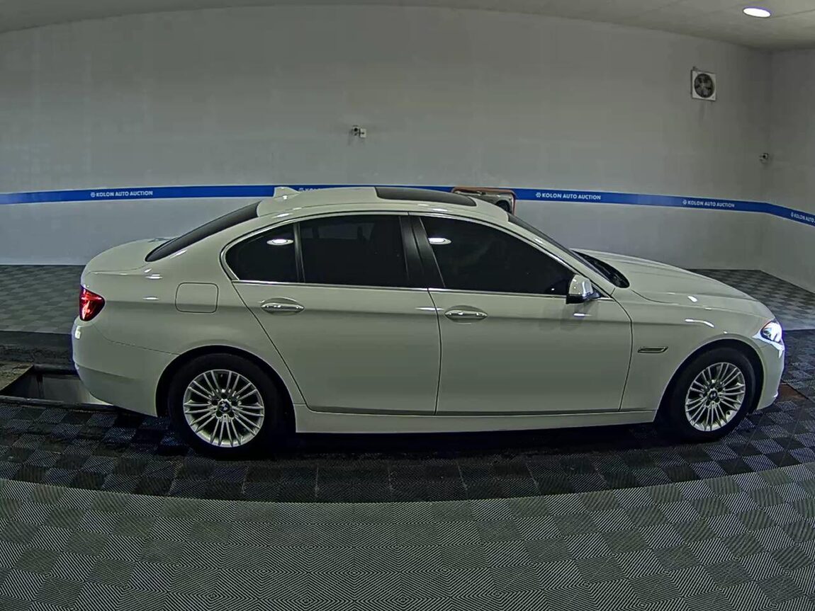 BMW 5 SERIES (6TH GEN) 520d xDRIVE 2015 - zdjęcie 4