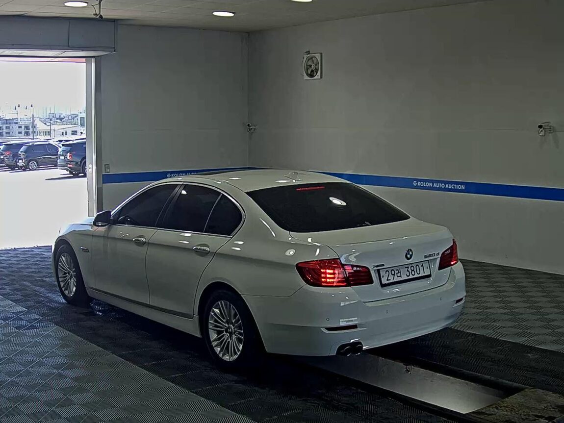 BMW 5 SERIES (6TH GEN) 520d xDRIVE 2015 - zdjęcie 6