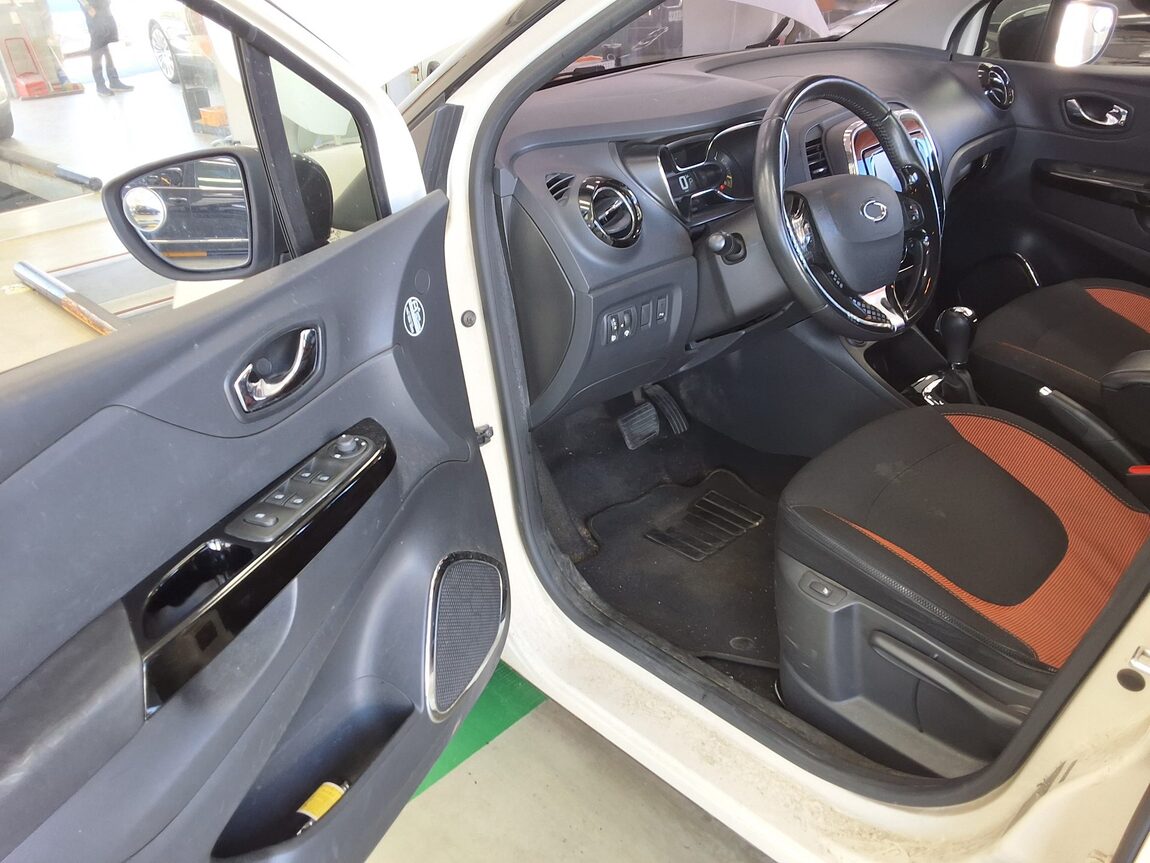 RENAULT (SAMSUNG) QM3 RE 2015 - zdjęcie 11