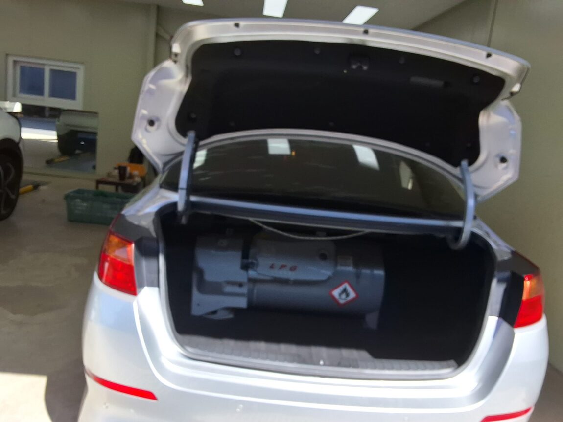 KIA THE NEW K5 LPI RENTAL CAR LUXURY 2014 - zdjęcie 16