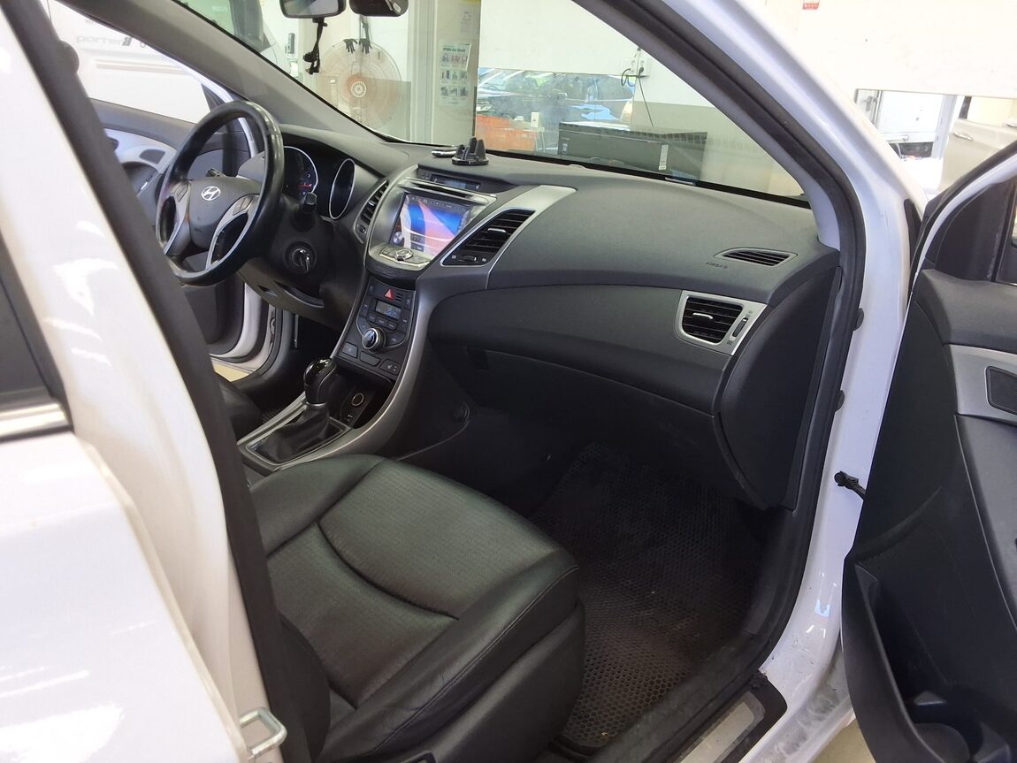 HYUNDAI THE NEW AVANTE MD 1.6 GDi SMART 2014 - zdjęcie 14