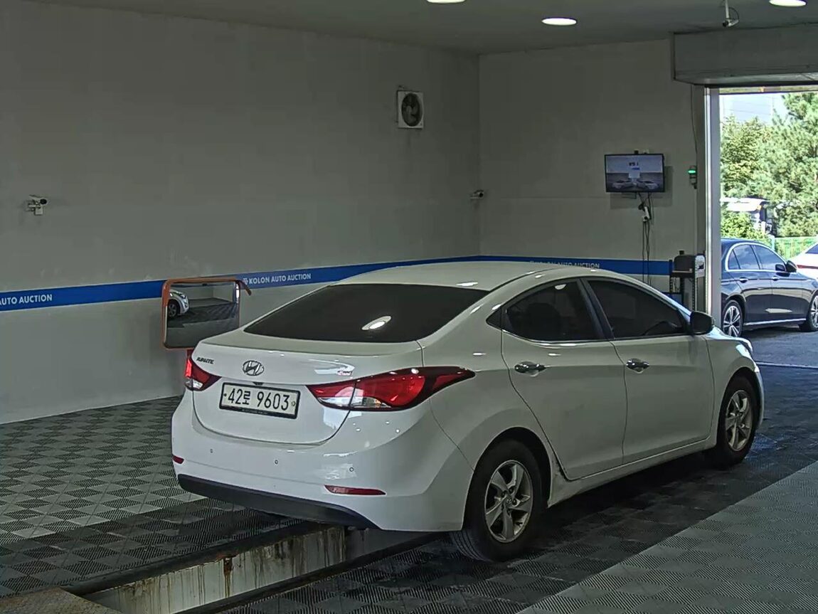 HYUNDAI THE NEW AVANTE MD 1.6 GDi SMART 2014 - zdjęcie 5