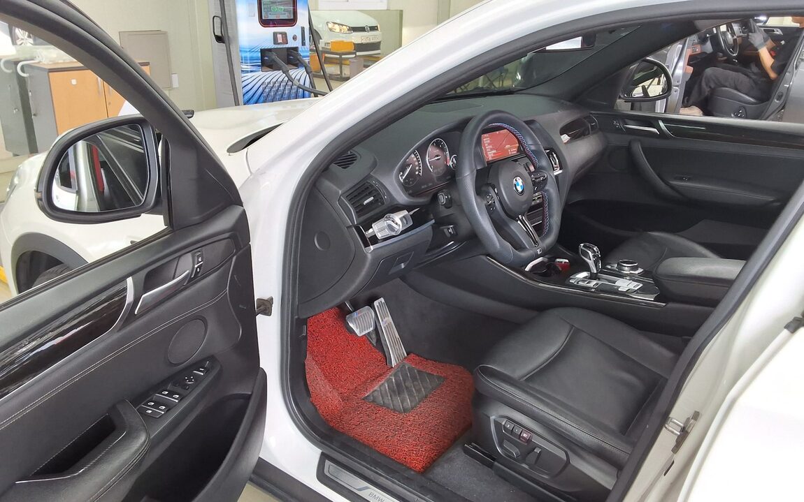 BMW X4 20d xDRIVE X LINE 2015 - zdjęcie 10