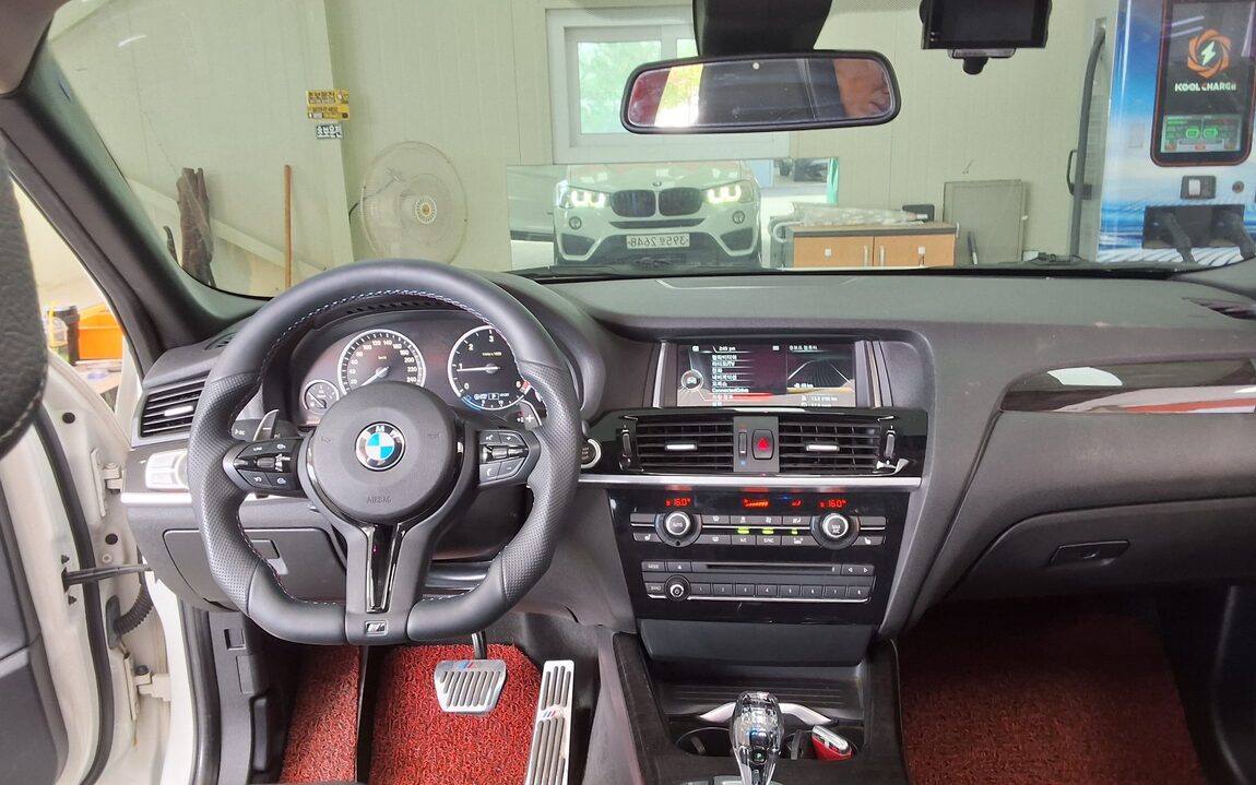 BMW X4 20d xDRIVE X LINE 2015 - zdjęcie 11