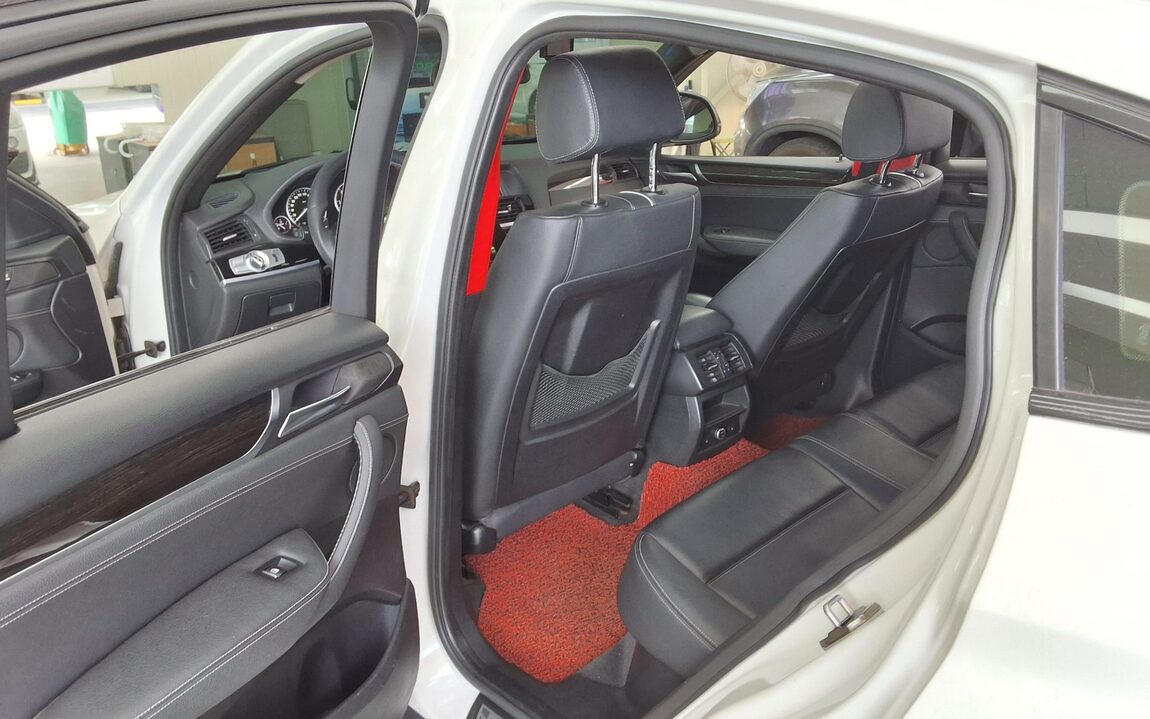 BMW X4 20d xDRIVE X LINE 2015 - zdjęcie 12