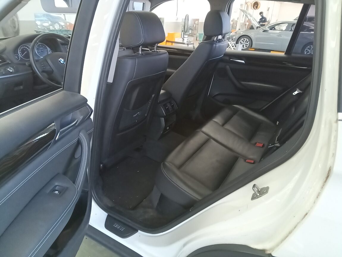 BMW X3 (2ND GEN) 20d xDRIVE HIGH 2012 - zdjęcie 12