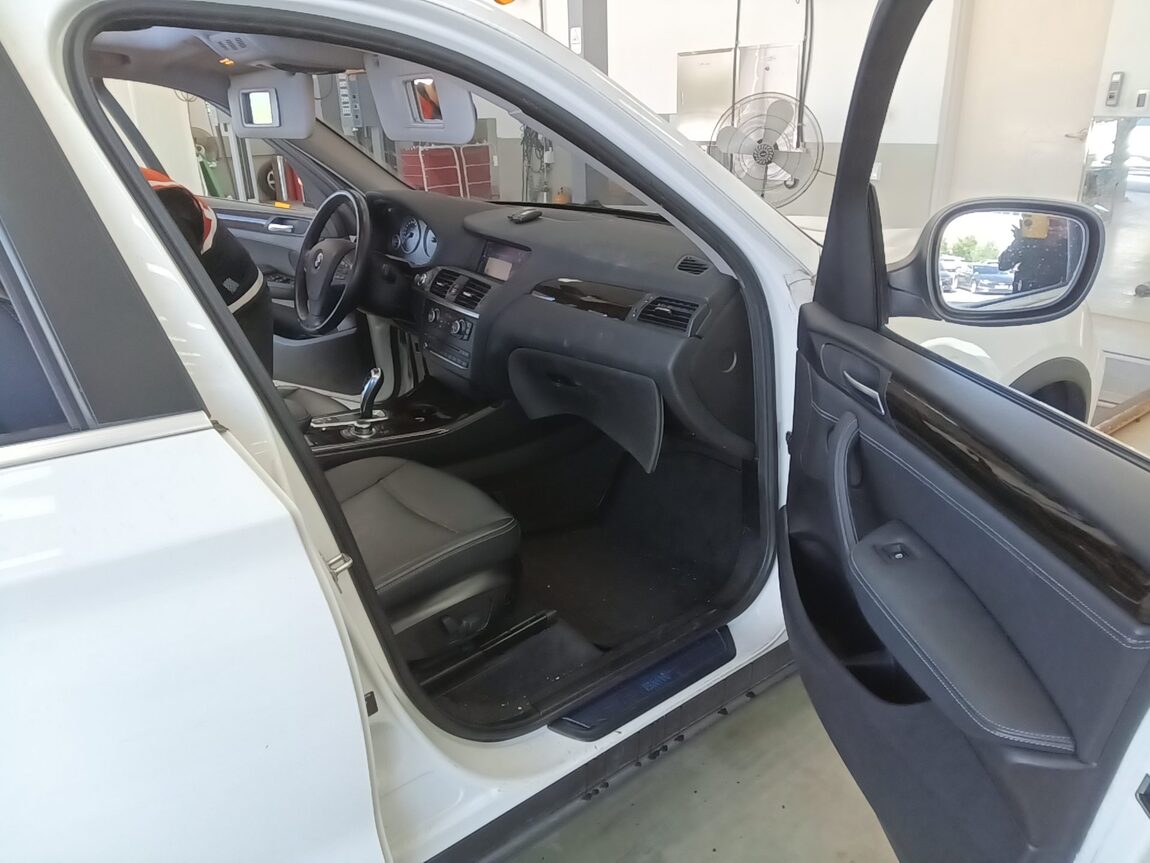 BMW X3 (2ND GEN) 20d xDRIVE HIGH 2012 - zdjęcie 14