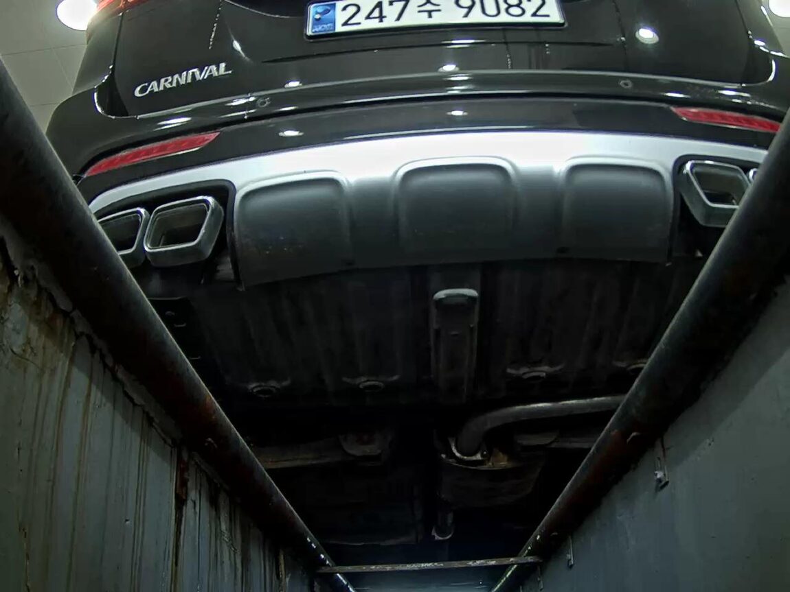 KIA ALL NEW CARNIVAL 9-SEATER DIESEL NOBLESSE 2015 - zdjęcie 8