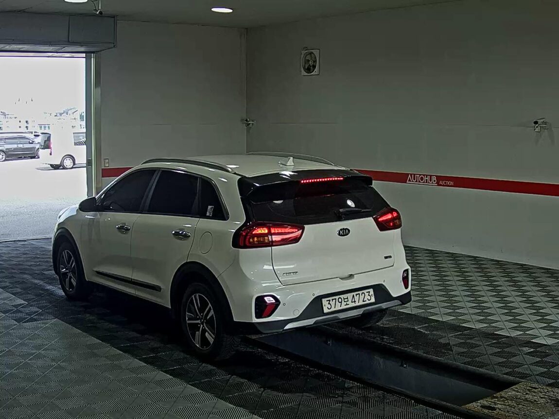 KIA THE NEW NIRO 1.6 GDI HEV PRESTIGE 2020 - zdjęcie 6