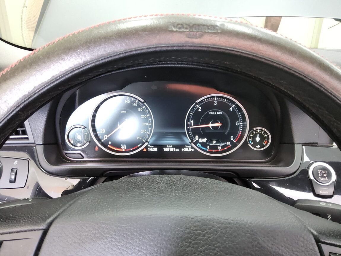 BMW 5 SERIES (6TH GEN) 520d xDRIVE 2015 - zdjęcie 9