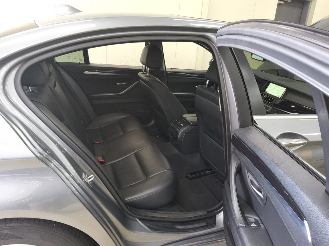 BMW 5 SERIES (6TH GEN) 520d xDRIVE 2015 - zdjęcie 13