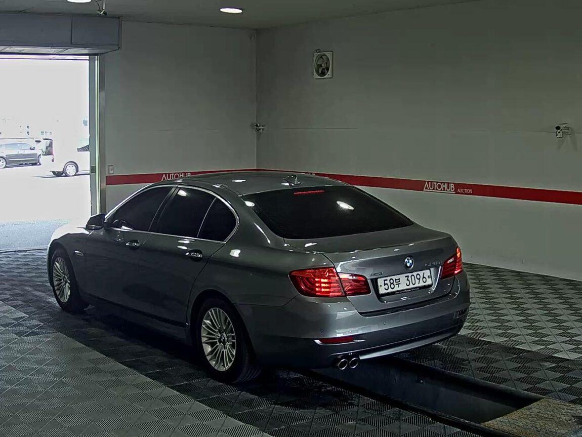 BMW 5 SERIES (6TH GEN) 520d xDRIVE 2015 - zdjęcie 6