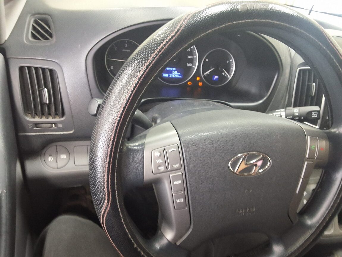 HYUNDAI GRAND STAREX 12-SEATER DIESEL MODERN 2017 - zdjęcie 22