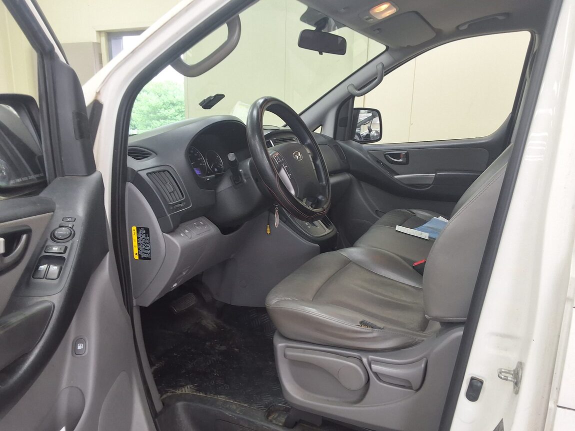 HYUNDAI GRAND STAREX 12-SEATER DIESEL MODERN 2017 - zdjęcie 11