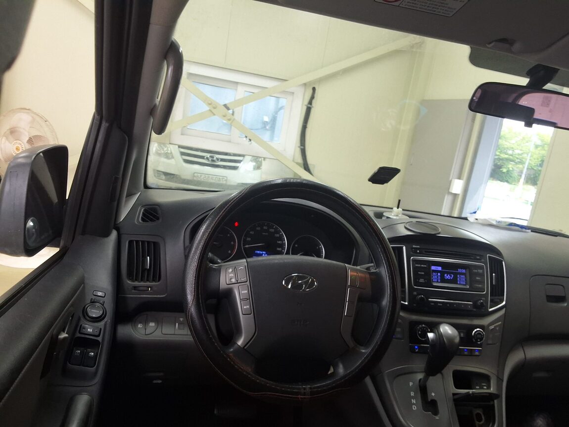 HYUNDAI GRAND STAREX 12-SEATER DIESEL MODERN 2017 - zdjęcie 12