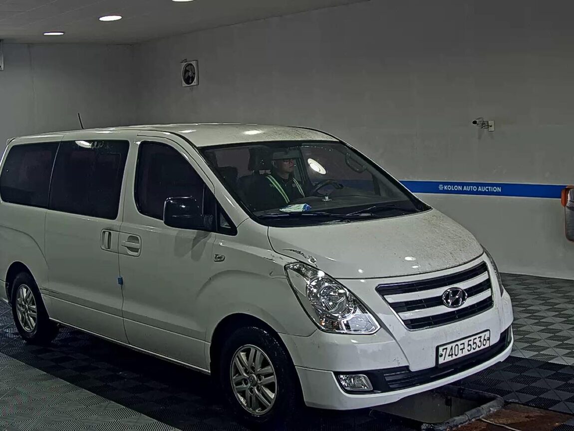 HYUNDAI GRAND STAREX 12-SEATER DIESEL MODERN 2017 - zdjęcie 3