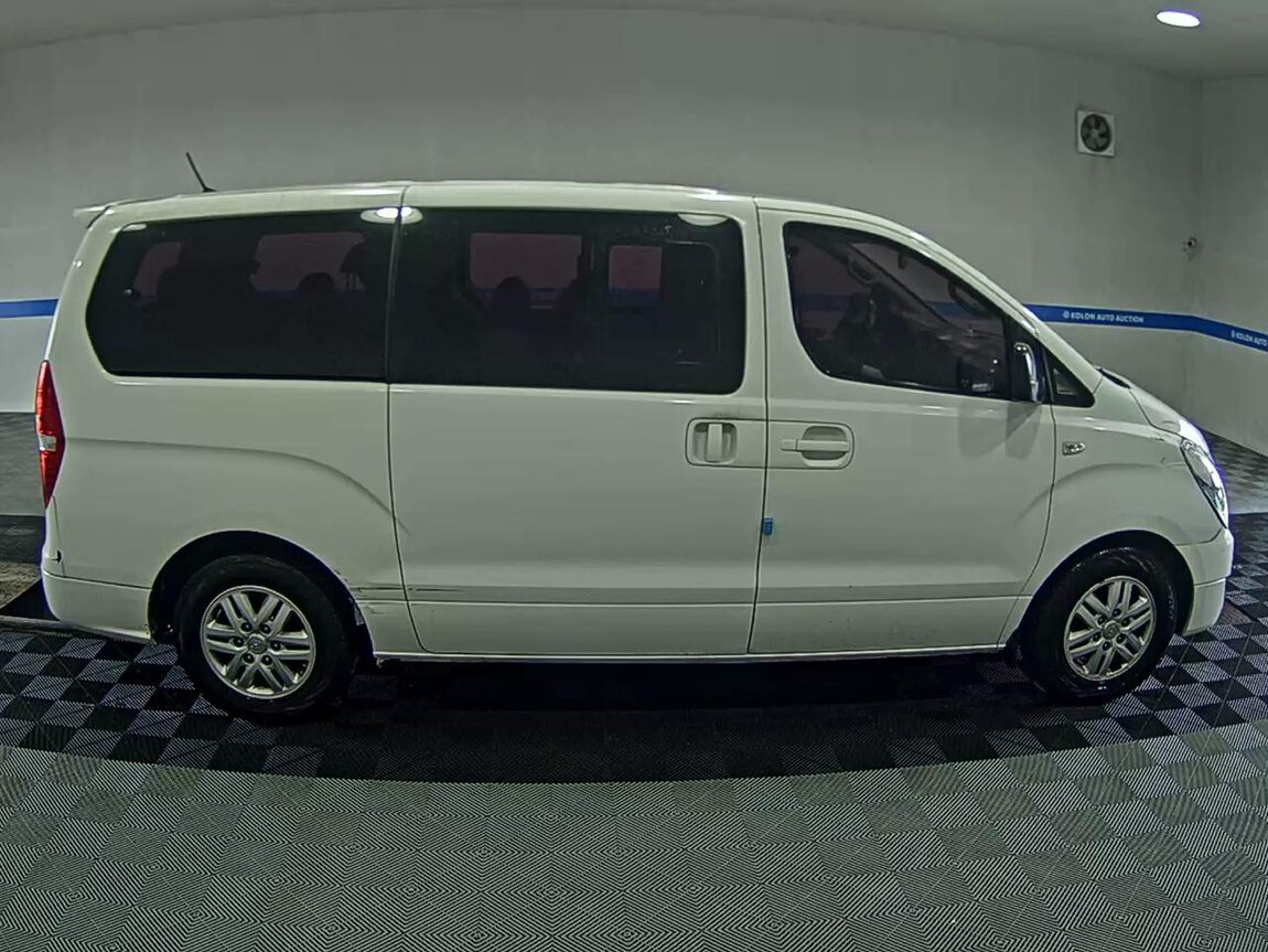 HYUNDAI GRAND STAREX 12-SEATER DIESEL MODERN 2017 - zdjęcie 4