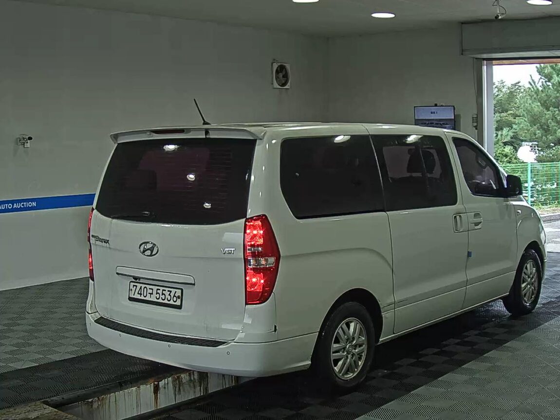 HYUNDAI GRAND STAREX 12-SEATER DIESEL MODERN 2017 - zdjęcie 5