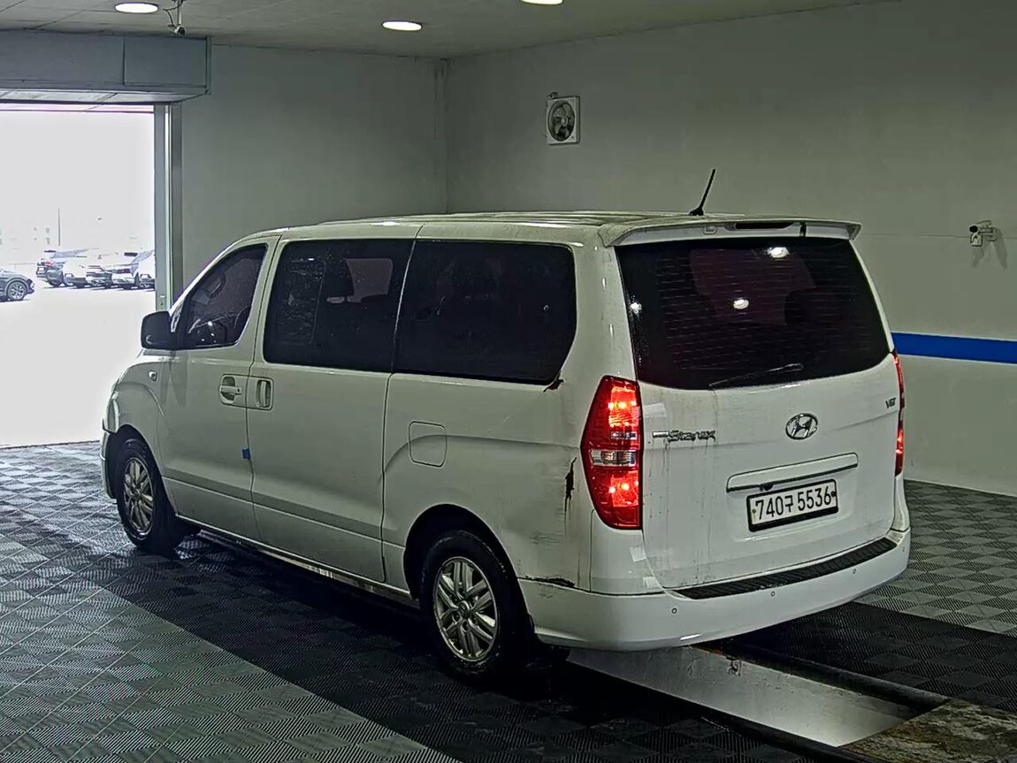 HYUNDAI GRAND STAREX 12-SEATER DIESEL MODERN 2017 - zdjęcie 6