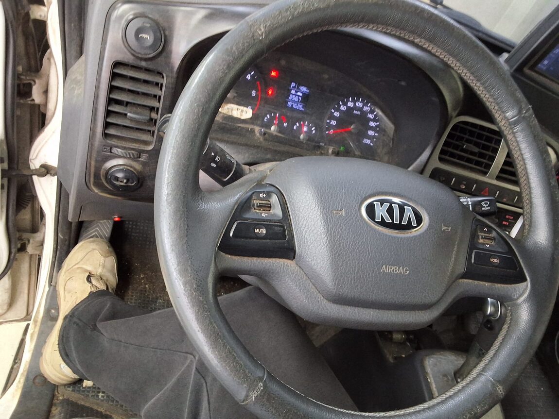 KIA BONGO III CARGO BUILT-IN BOX TRUCK 1 TON KING CAB 2018 - zdjęcie 19
