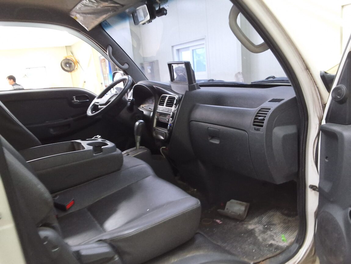 KIA BONGO III CARGO BUILT-IN BOX TRUCK 1 TON KING CAB 2018 - zdjęcie 12