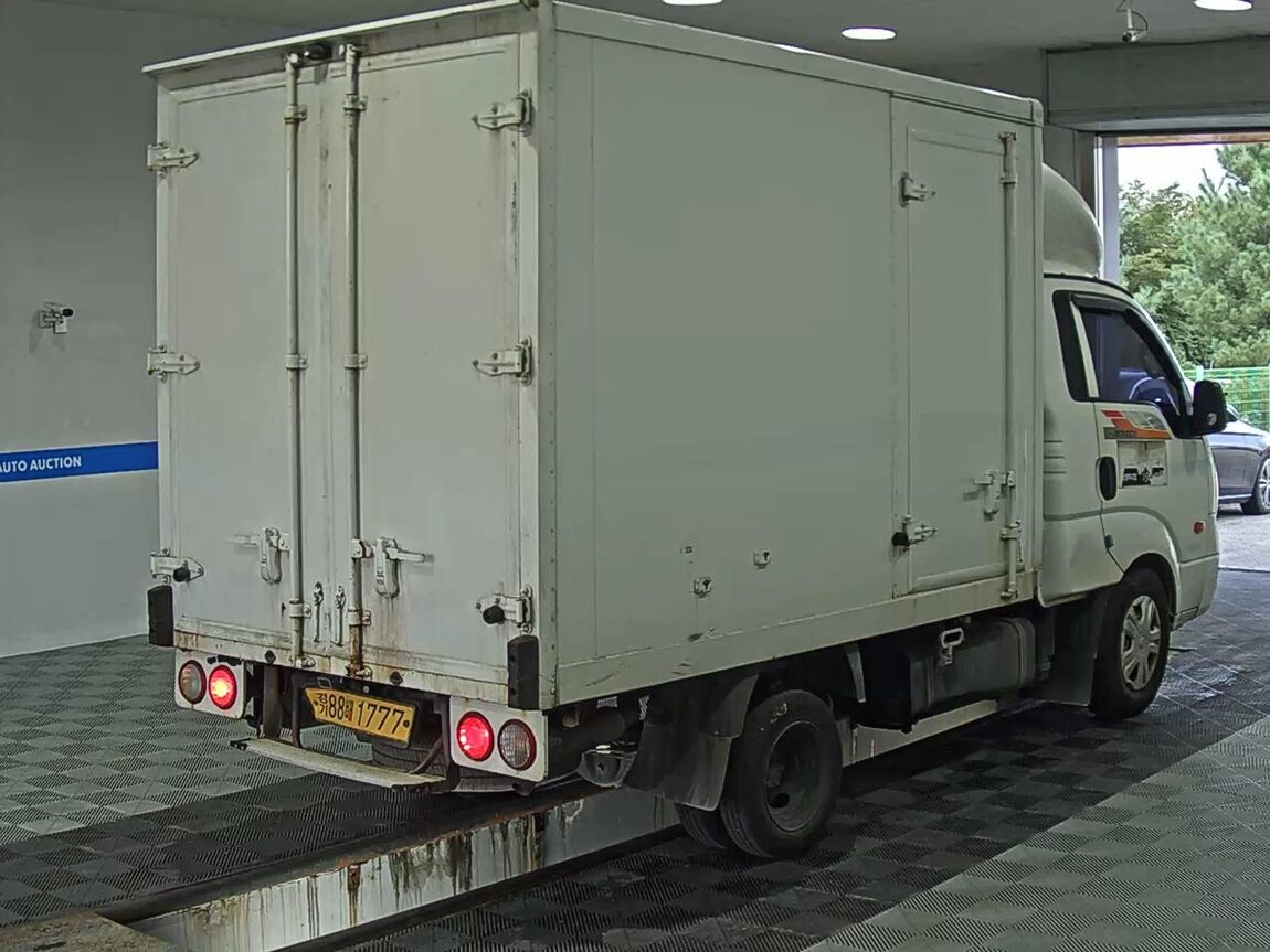 KIA BONGO III CARGO BUILT-IN BOX TRUCK 1 TON KING CAB 2018 - zdjęcie 5