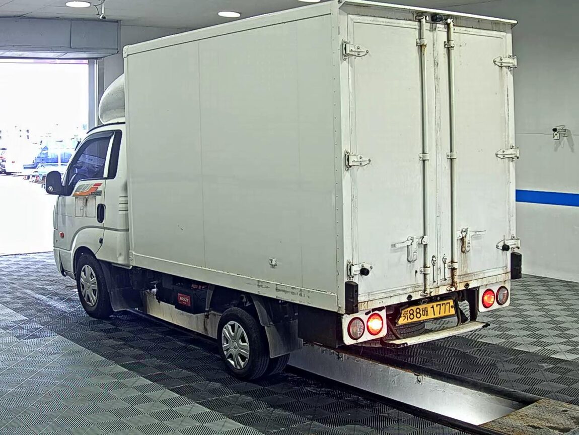 KIA BONGO III CARGO BUILT-IN BOX TRUCK 1 TON KING CAB 2018 - zdjęcie 6
