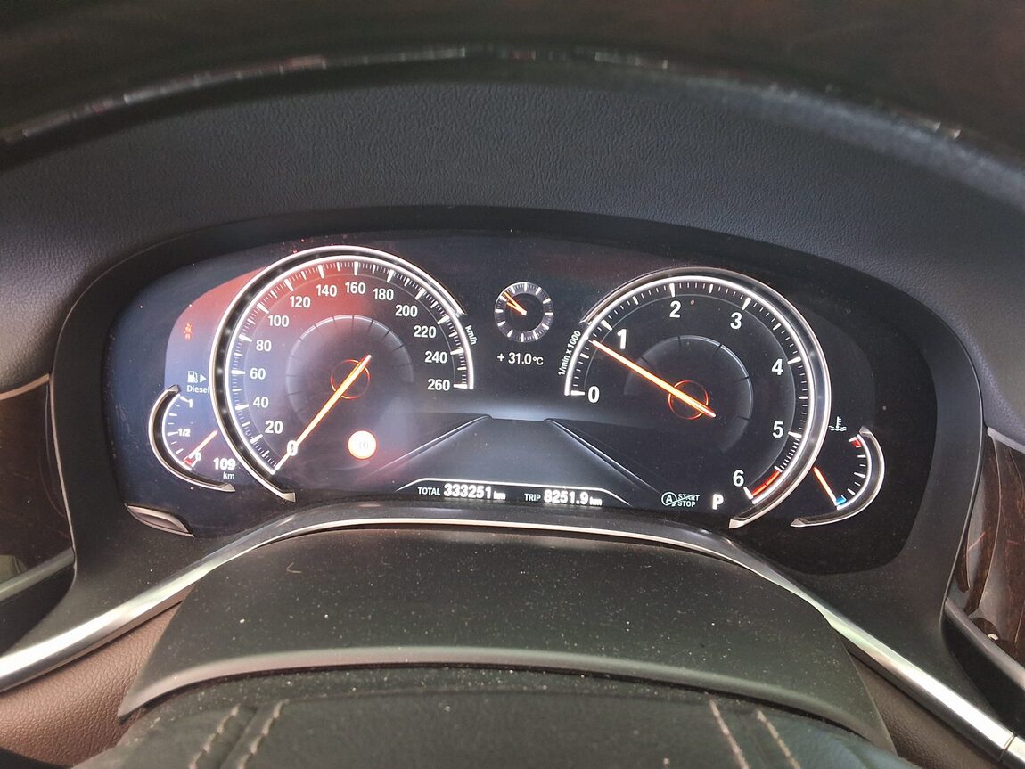 BMW 7 SERIES (6TH GEN) 740Ld xDRIVE 2016 - zdjęcie 10