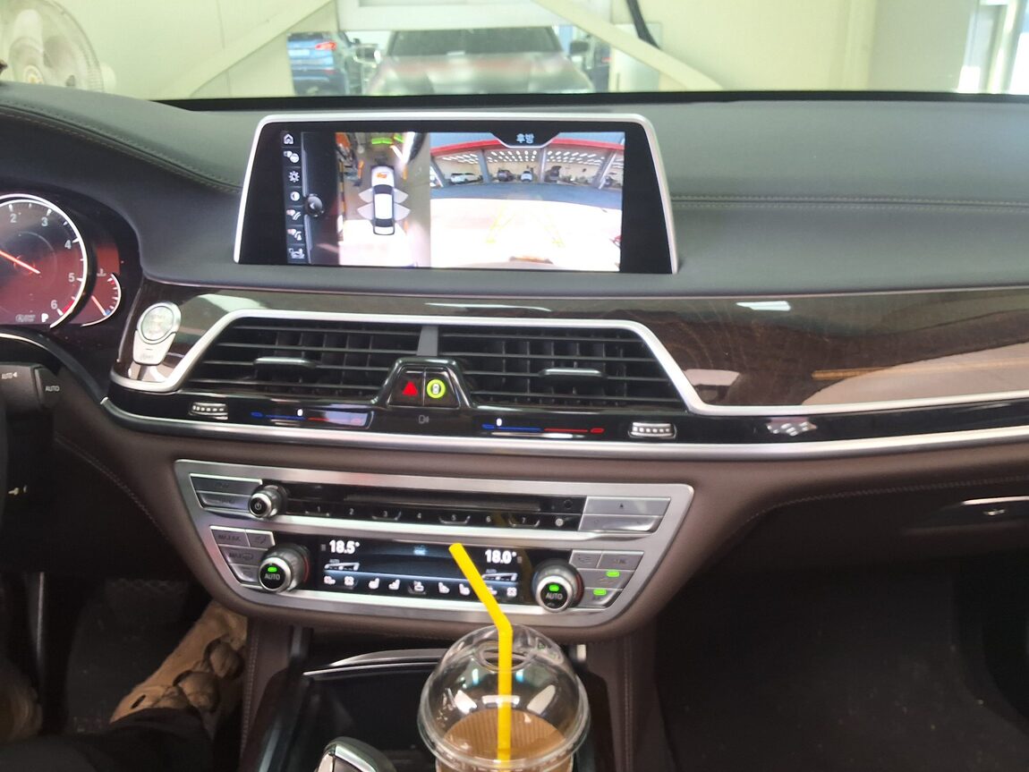 BMW 7 SERIES (6TH GEN) 740Ld xDRIVE 2016 - zdjęcie 24