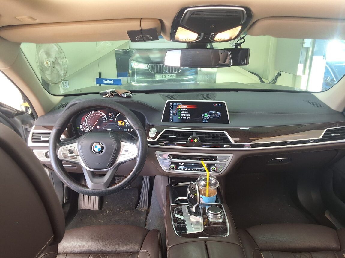 BMW 7 SERIES (6TH GEN) 740Ld xDRIVE 2016 - zdjęcie 12