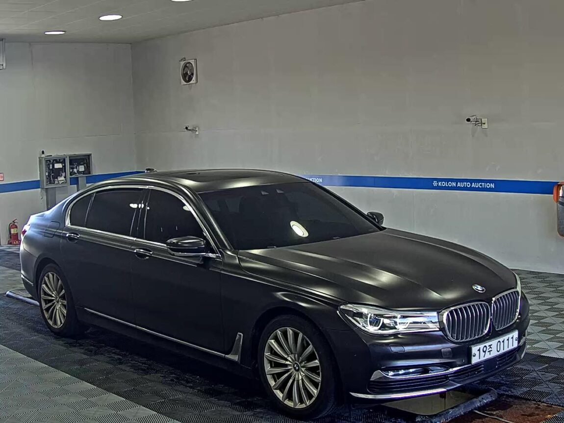 BMW 7 SERIES (6TH GEN) 740Ld xDRIVE 2016 - zdjęcie 3