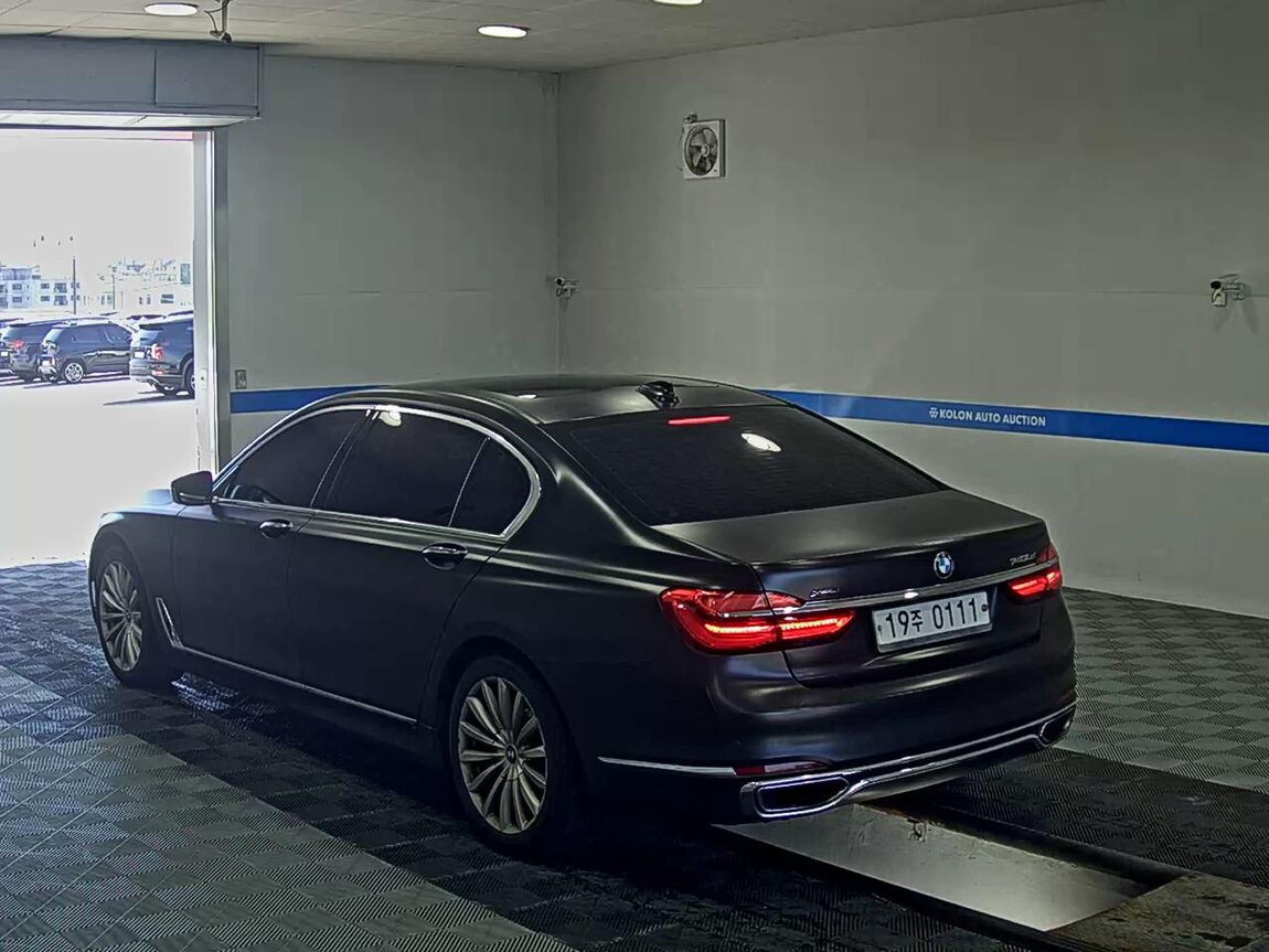BMW 7 SERIES (6TH GEN) 740Ld xDRIVE 2016 - zdjęcie 6
