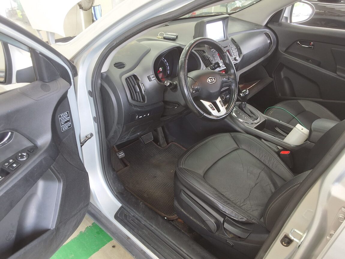 KIA SPORTAGE R DIESEL R2.0 2WD TLX LUXURY MODEL 2011 - zdjęcie 10