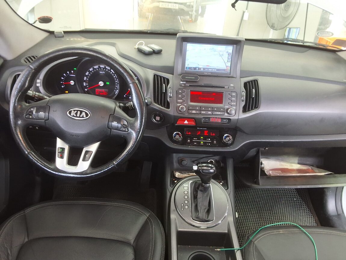 KIA SPORTAGE R DIESEL R2.0 2WD TLX LUXURY MODEL 2011 - zdjęcie 11
