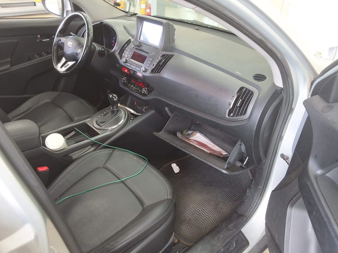 KIA SPORTAGE R DIESEL R2.0 2WD TLX LUXURY MODEL 2011 - zdjęcie 14