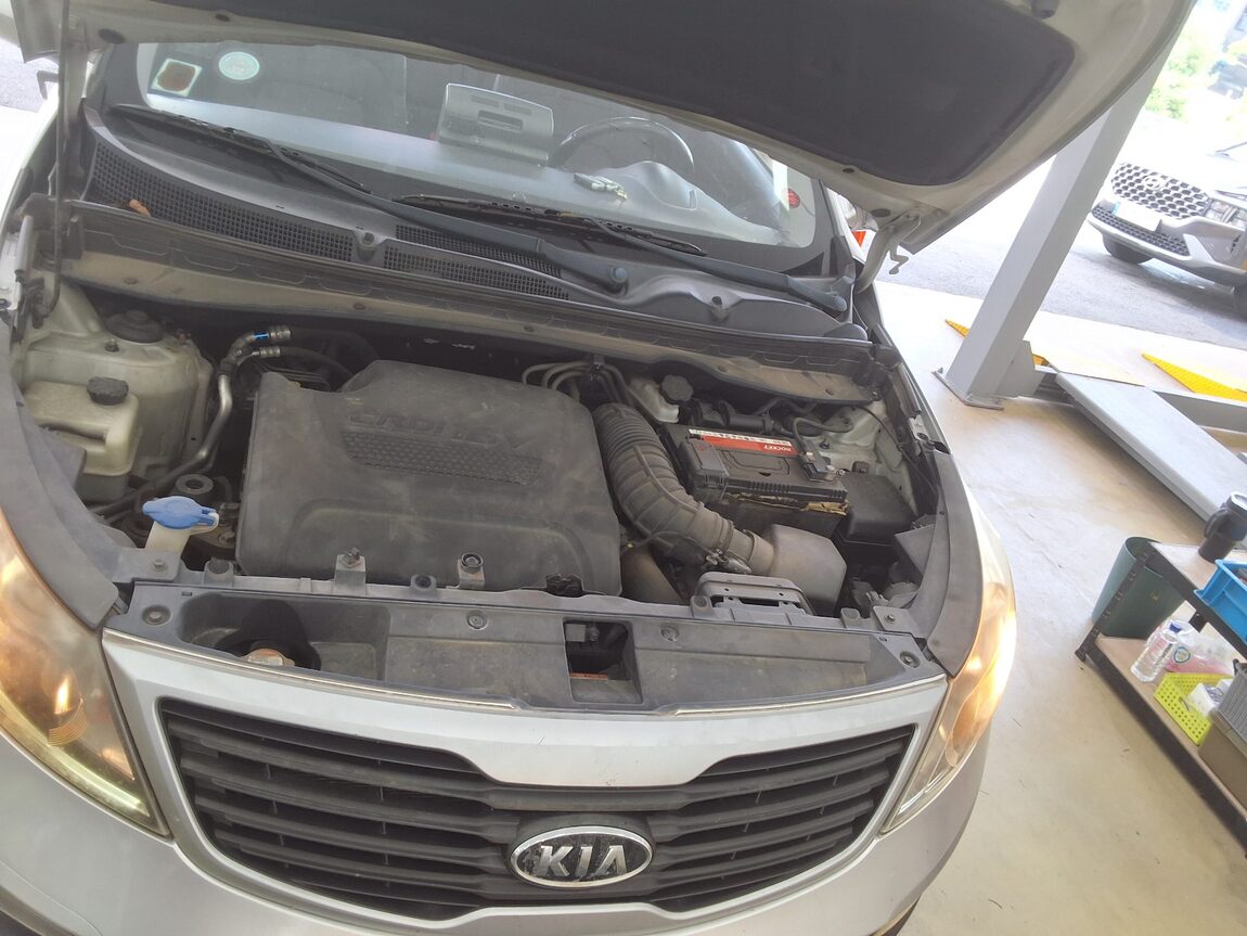 KIA SPORTAGE R DIESEL R2.0 2WD TLX LUXURY MODEL 2011 - zdjęcie 19