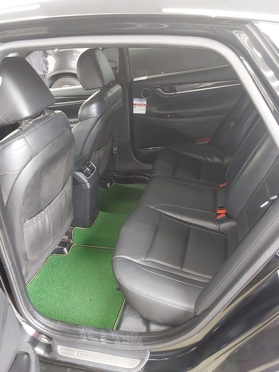 HYUNDAI GRANDEUR IG 3.0 LPi TAXI DELUXE TYPE 2019 - zdjęcie 12