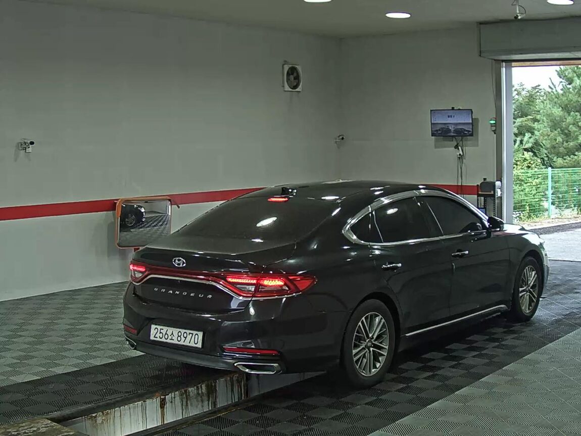 HYUNDAI GRANDEUR IG 3.0 LPi TAXI DELUXE TYPE 2019 - zdjęcie 5