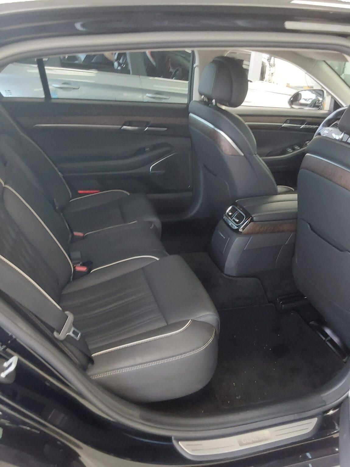 GENESIS G90 3.8 LUXURY 2021 - zdjęcie 13