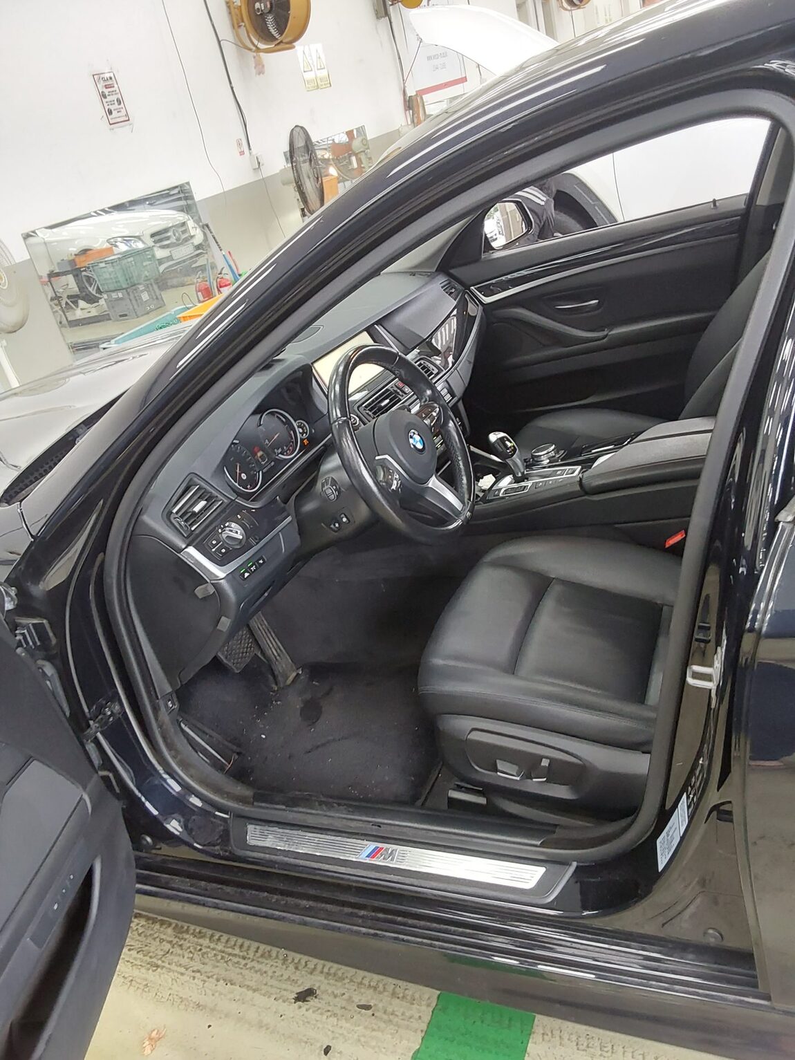 BMW 5 SERIES (6TH GEN) 520d xDRIVE M AERODYNAMIC PRO 2016 - zdjęcie 10