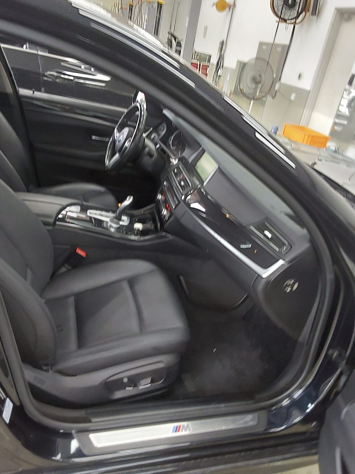 BMW 5 SERIES (6TH GEN) 520d xDRIVE M AERODYNAMIC PRO 2016 - zdjęcie 14