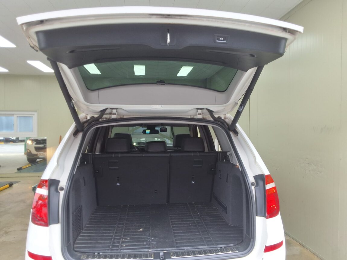 BMW X3 (2ND GEN) 20d xDRIVE X LINE 2015 - zdjęcie 16
