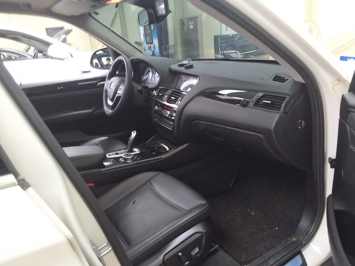 BMW X3 (2ND GEN) 20d xDRIVE X LINE 2015 - zdjęcie 15