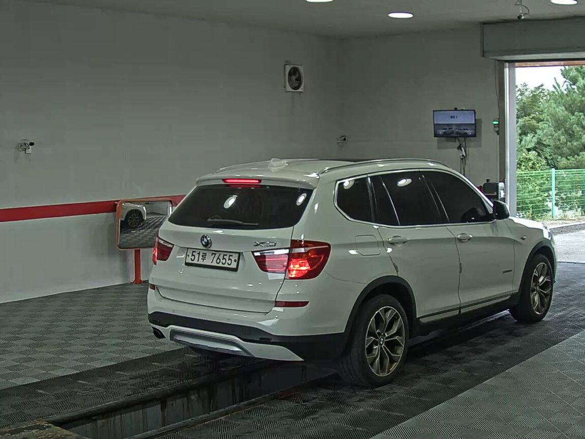 BMW X3 (2ND GEN) 20d xDRIVE X LINE 2015 - zdjęcie 5