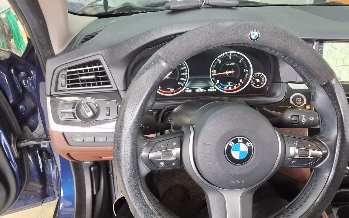BMW 5 SERIES (6TH GEN) 520d xDRIVE M AERODYNAMIC PRO 2016 - zdjęcie 18