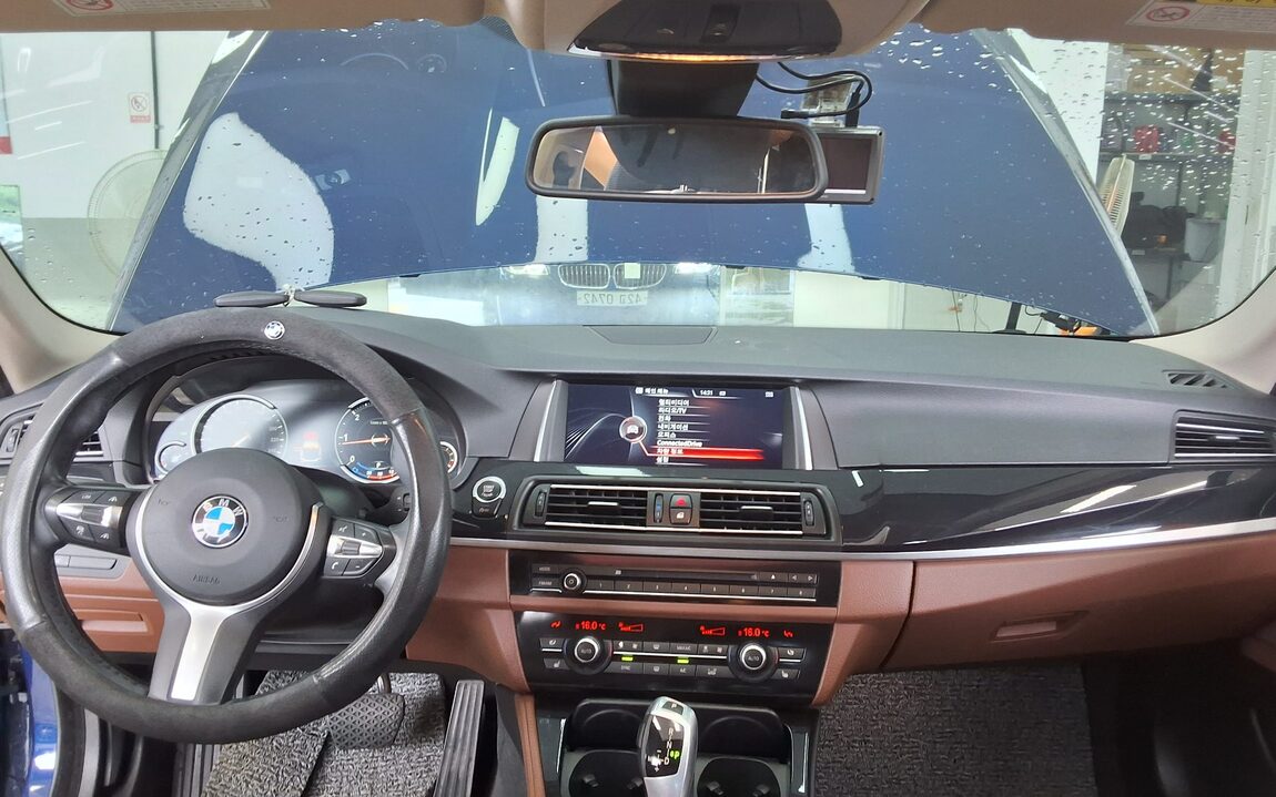 BMW 5 SERIES (6TH GEN) 520d xDRIVE M AERODYNAMIC PRO 2016 - zdjęcie 11