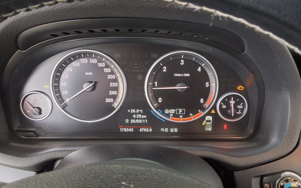 BMW X3 (2ND GEN) 20d xDRIVE HIGH 2013 - zdjęcie 9