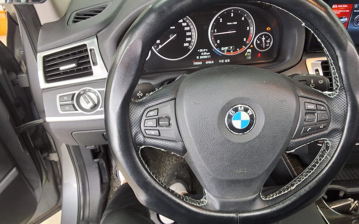 BMW X3 (2ND GEN) 20d xDRIVE HIGH 2013 - zdjęcie 17