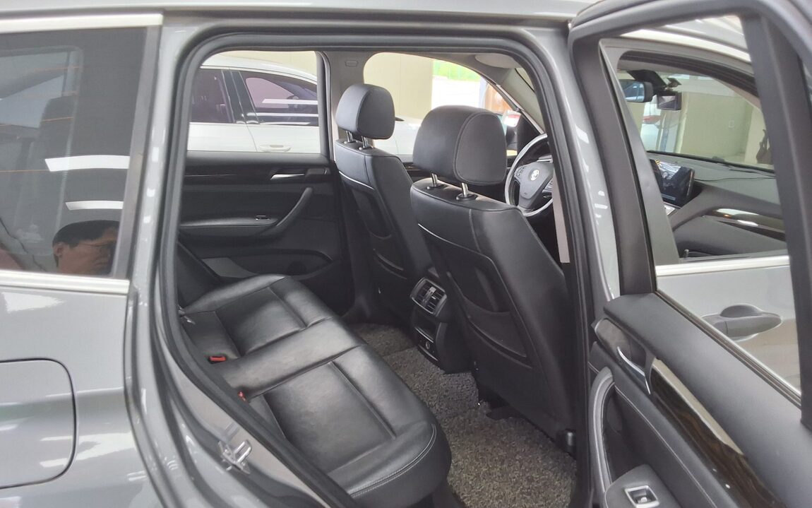 BMW X3 (2ND GEN) 20d xDRIVE HIGH 2013 - zdjęcie 13