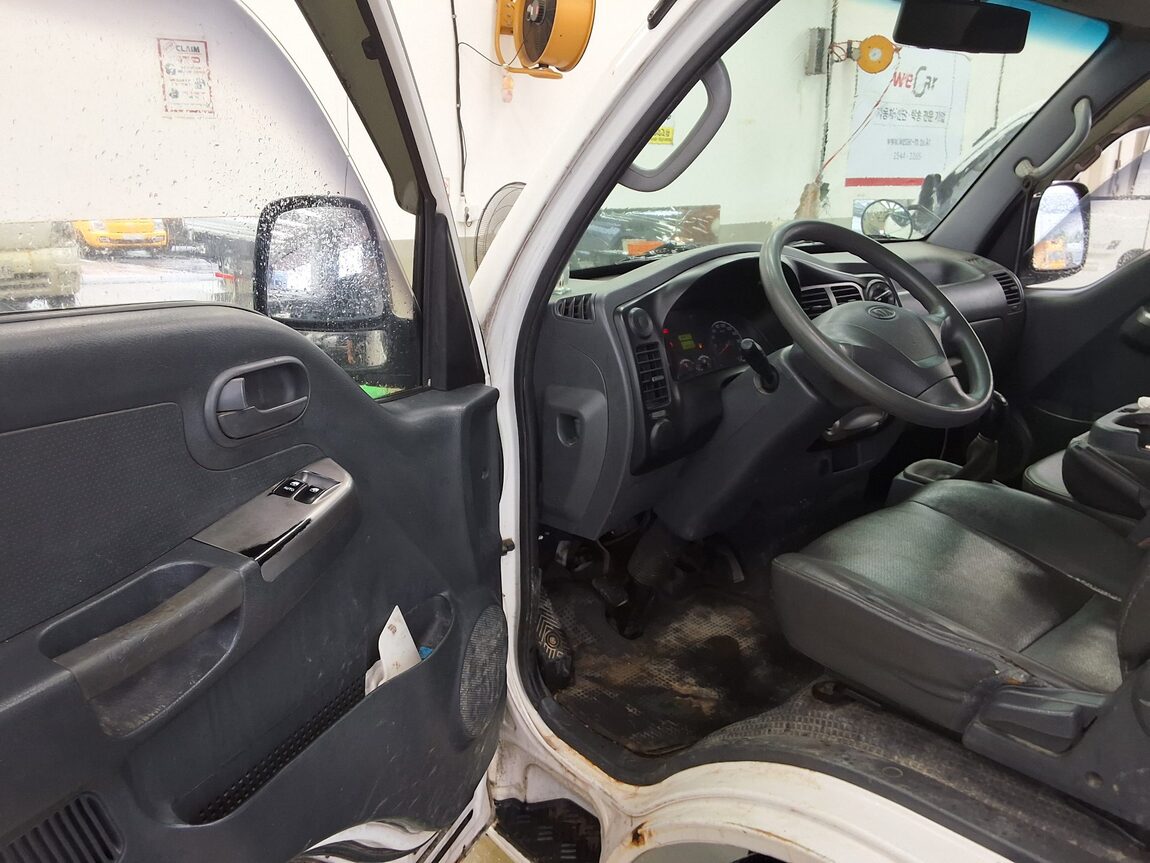 KIA BONGO III CARGO FREEZER BOX TRUCK 1 TON KING CAB 2011 - zdjęcie 10